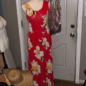 Lily pad Red Floral Maxi Dress!